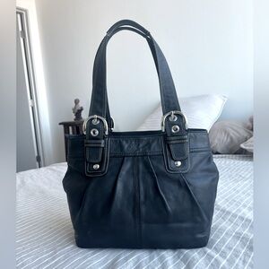 Black Leather Coach Soho bag w Contrast Stitching & Nickel Hardware F15045